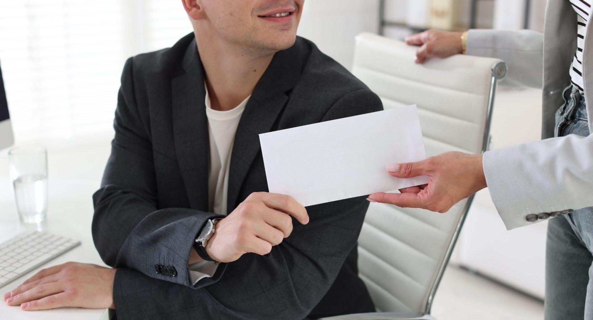 Ganhar um bônus menor que o colega consegue estragar um bônus que minutos antes parecia ótimo