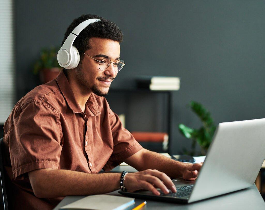 Administradores festeja 23 anos com oferta exclusiva de 30 vagas para Plano Vitalício