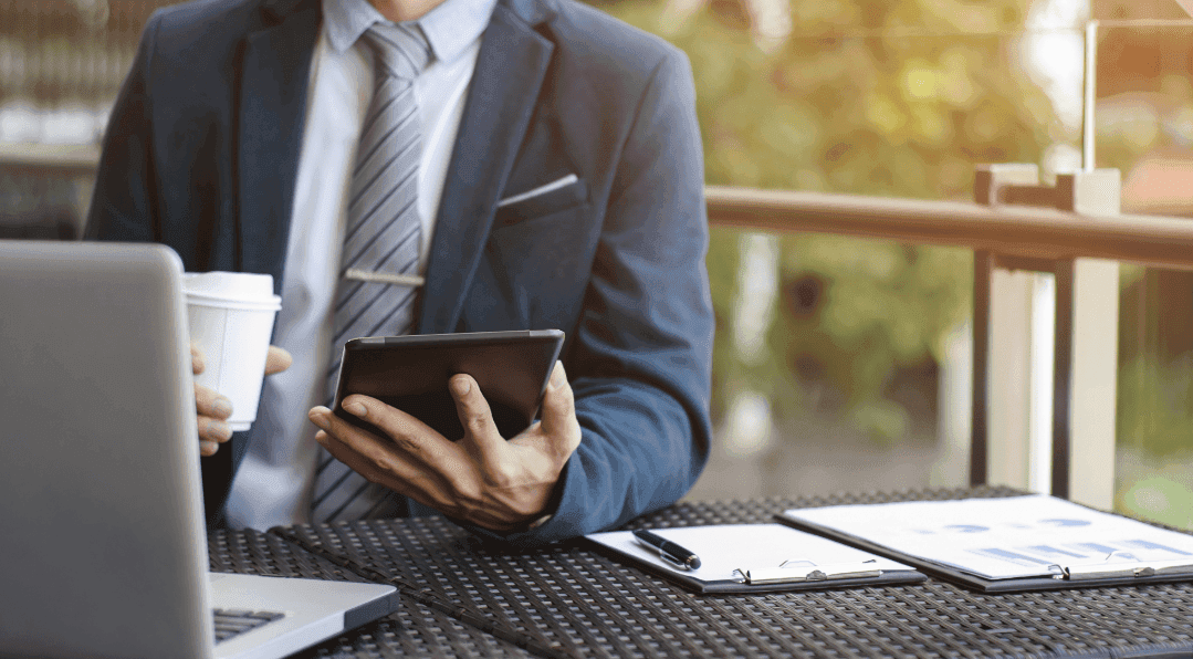 Aprendizado contínuo é crucial para o sucesso como CEO; veja 4 dicas de como praticá-lo