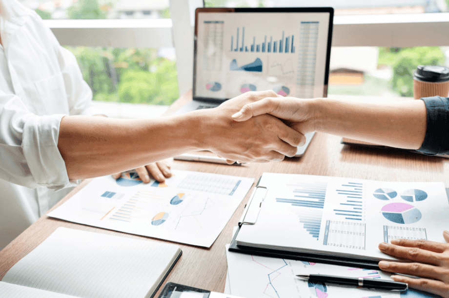 Como usar a técnica da ancoragem em negociações