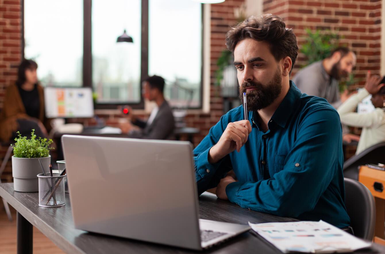 5 formas de identificar sinais de esgotamento e recuperar o equilíbrio antes do burnout