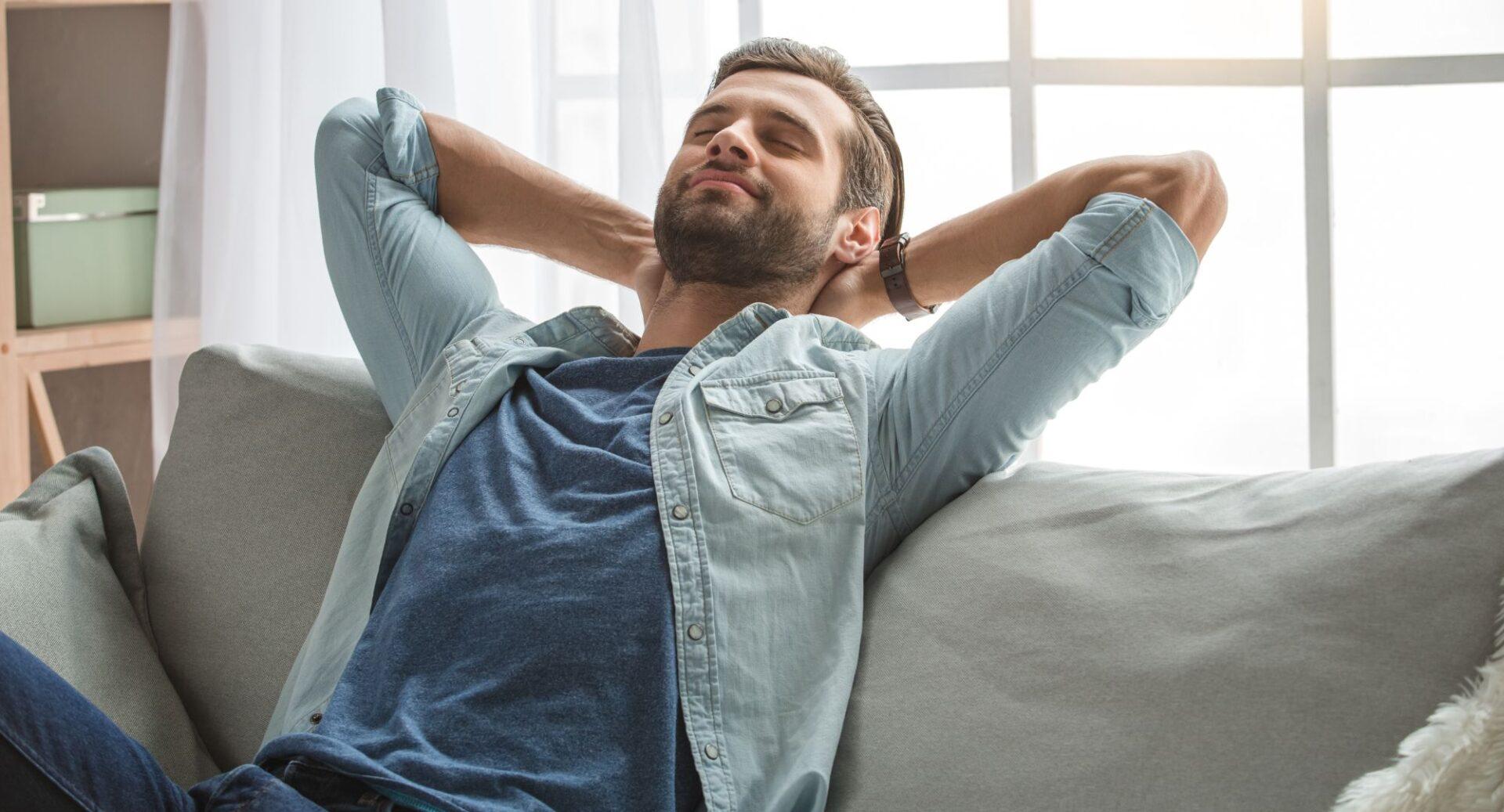 Por que Jeff Bezos “perde tempo” pela manhã — e o que a ciência diz sobre isso