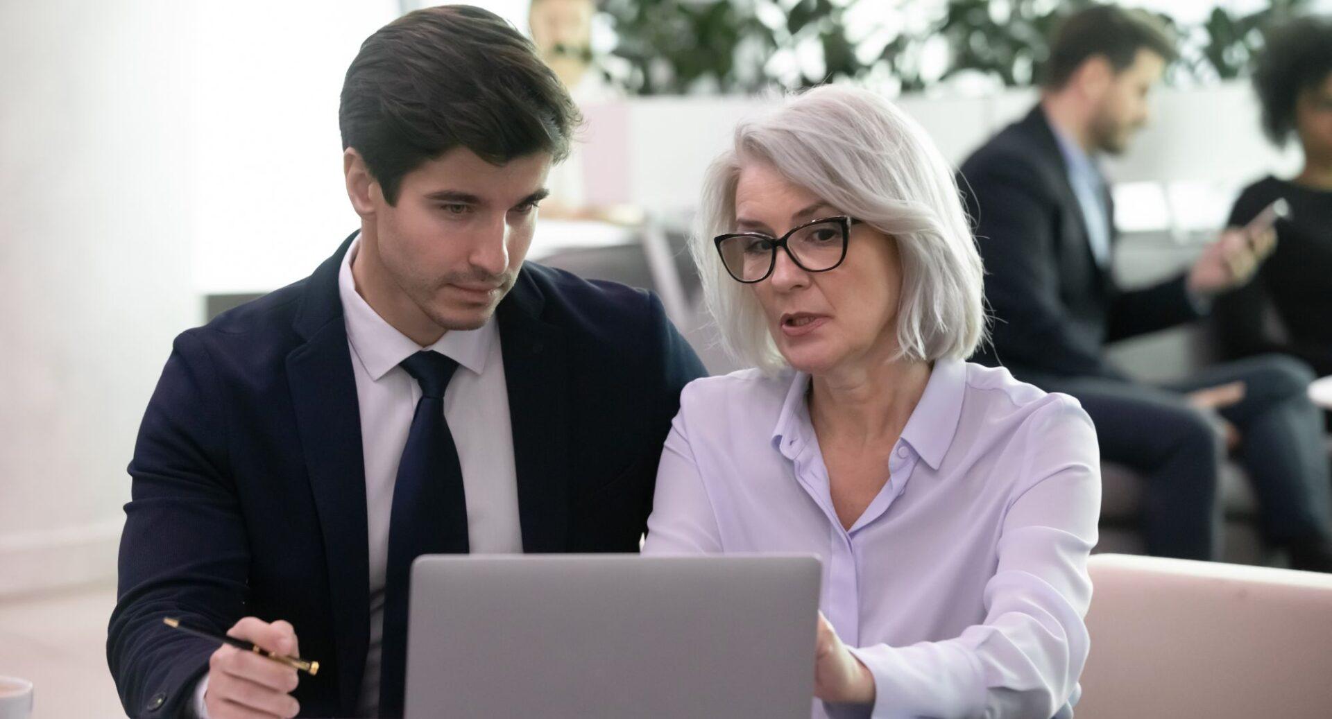 Como transformar feedbacks difíceis em oportunidades de crescimento