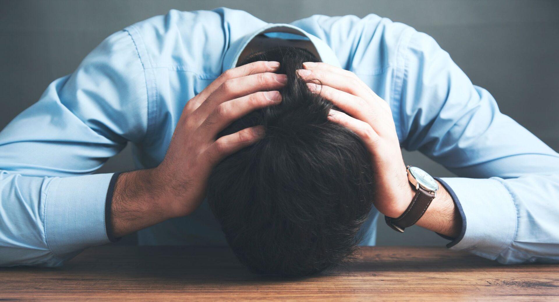 Muitas pessoas morrem aos 25 e são enterradas aos 65 anos