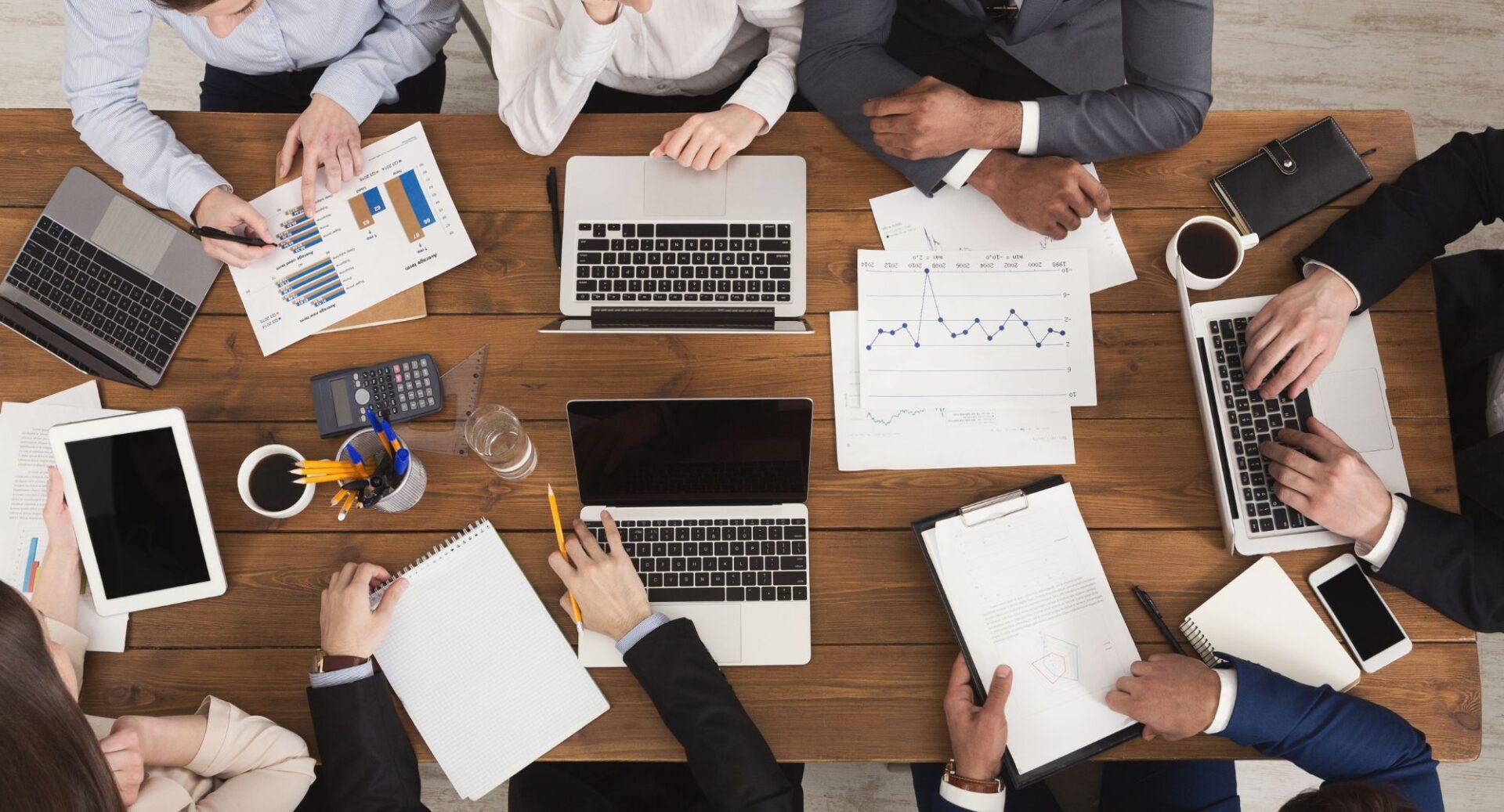 Como descobrir – e preencher – lacunas de comunicação no local de trabalho