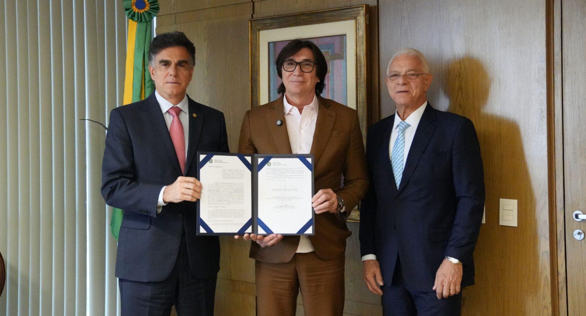 Instituto Êxito e TST firmam parceria para ampliar capacitação de servidores e magistrados