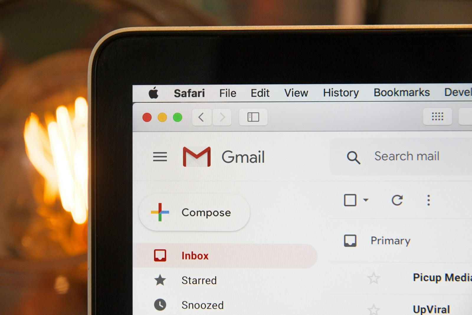 O e-mail que você escreve estressado às 17h deveria dormir na caixa de rascunhos